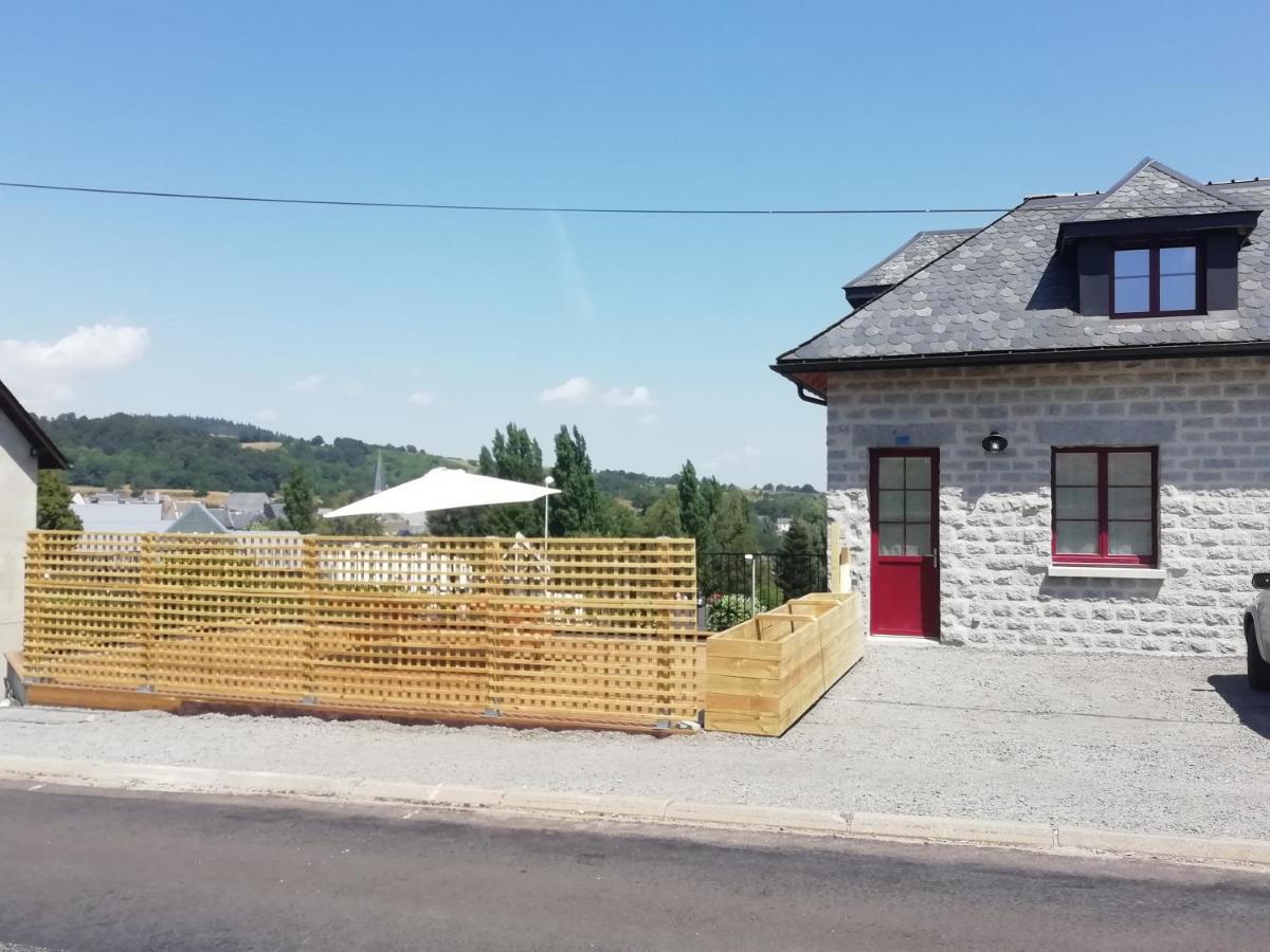 Gite De Granit Noir Besse-et-Saint-Anastaise Exterior foto